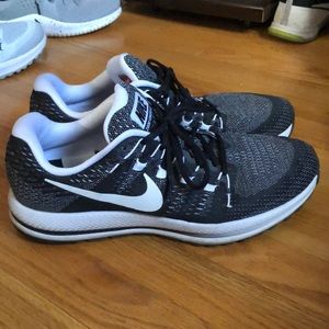 Nike Zoom Vomero 12 Size 11.5 great condition